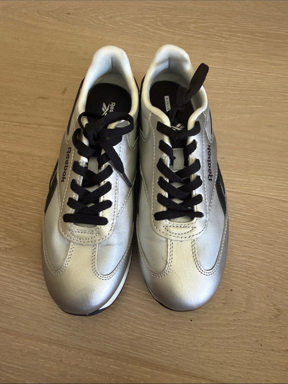 Reebok Women’s Silver and Black Low-Top Sneakers